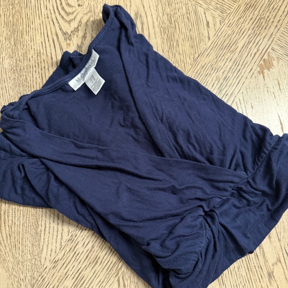 Motherhood‎ Maternity Navy Blue Surplice V-Neck Ruched Side Top Size M